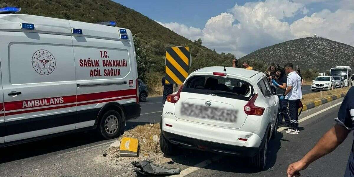 Muğla'da Kazalarla Gündeme Gelen Kavşakta Kaza, Yaralılar Var 1
